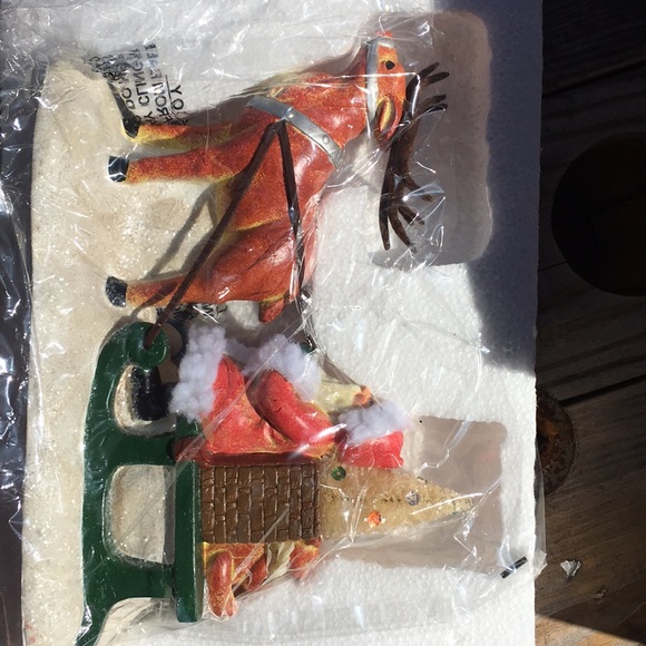 Santa on sled Christmas decor - Picture 2 of 9